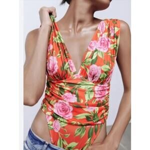 Zara Floral Ruched Plunging Bodysuit size Small‎